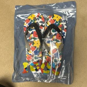 NWT BTS IDOL Flip Flops  Size 6/7. Euro 35/36
